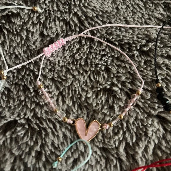 set of 6 heart bracelets - Picture 3 of 7